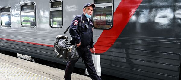 Поезд на вокзале Калининграда Поезд на вокзале Калининграда - Sputnik Lietuva