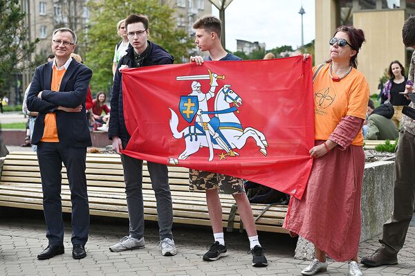 Пикет против шествия ЛГБТ в Вильнюсе - Sputnik Литва