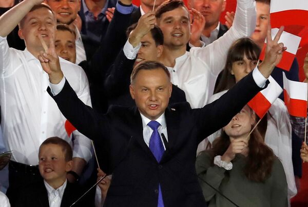 Поляки в Литве массово голосовали за конкурента Дуды на выборах президента - Sputnik Литва