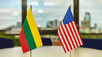 Флажки Литвы и США