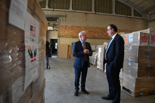 Литва отправила США средства защиты против COVID-19, обещанные еще в мае - Sputnik Литва