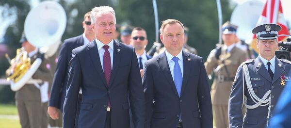Встреча президента Литвы Гитанаса Науседы и президента Польши Анджея Дуды, 15 июля 2020 года Встреча президента Литвы Гитанаса Науседы и президента Польши Анджея Дуды, 15 июля 2020 года - Sputnik Литва