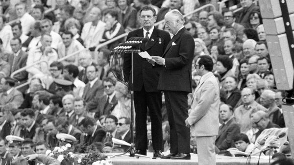 Бывший глава ОКР Виталий Смирнов раскрыл тайны закулисья Олимпиады-80 - Sputnik Литва