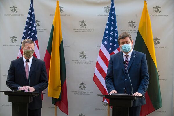 США пообещали прислать в Литву сотни американских военных США пообещали прислать в Литву сотни американских военных - Sputnik Литва