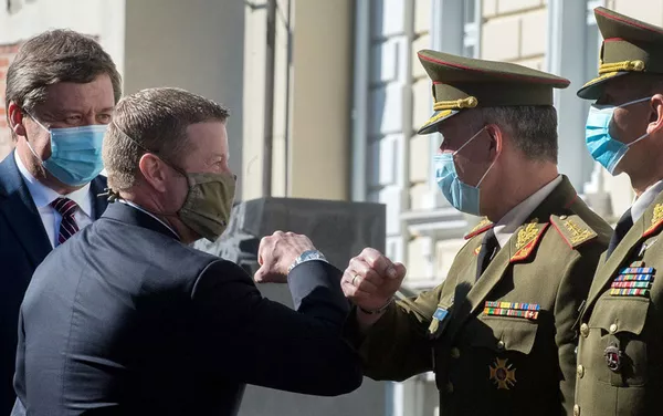 Oficialaus Jungtinių Amerikos Valstijų Sausumos pajėgų sekretoriaus Ryan D. McCarthy vizitas į Lietuvą. Oficialaus Jungtinių Amerikos Valstijų Sausumos pajėgų sekretoriaus Ryan D. McCarthy vizitas į Lietuvą. - Sputnik Lietuva