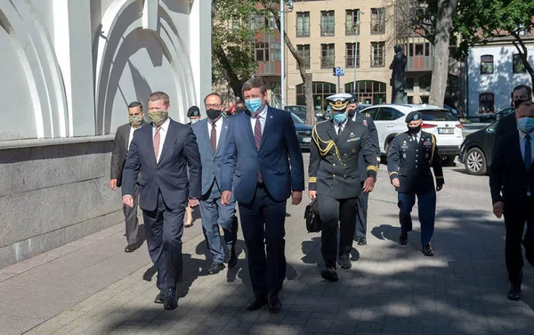Oficialaus Jungtinių Amerikos Valstijų Sausumos pajėgų sekretoriaus Ryan D. McCarthy vizitas į Lietuvą. Oficialaus Jungtinių Amerikos Valstijų Sausumos pajėgų sekretoriaus Ryan D. McCarthy vizitas į Lietuvą. - Sputnik Lietuva