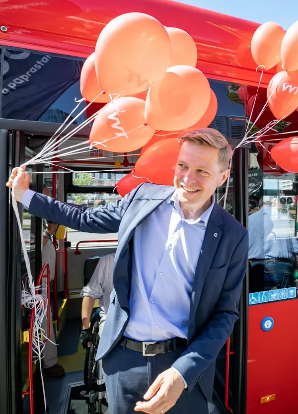 Vilniaus viešąjį transportą papildė 50 naujų autobusų — video Vilniaus viešąjį transportą papildė 50 naujų autobusų — video - Sputnik Lietuva