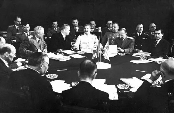 Istorikas paaiškino Potsdamo konferencijos svarbą Istorikas paaiškino Potsdamo konferencijos svarbą - Sputnik Lietuva