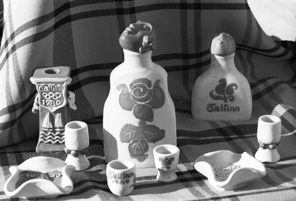 От штор до стопок: какие сувениры делали к Олимпиаде-80 - Sputnik Литва