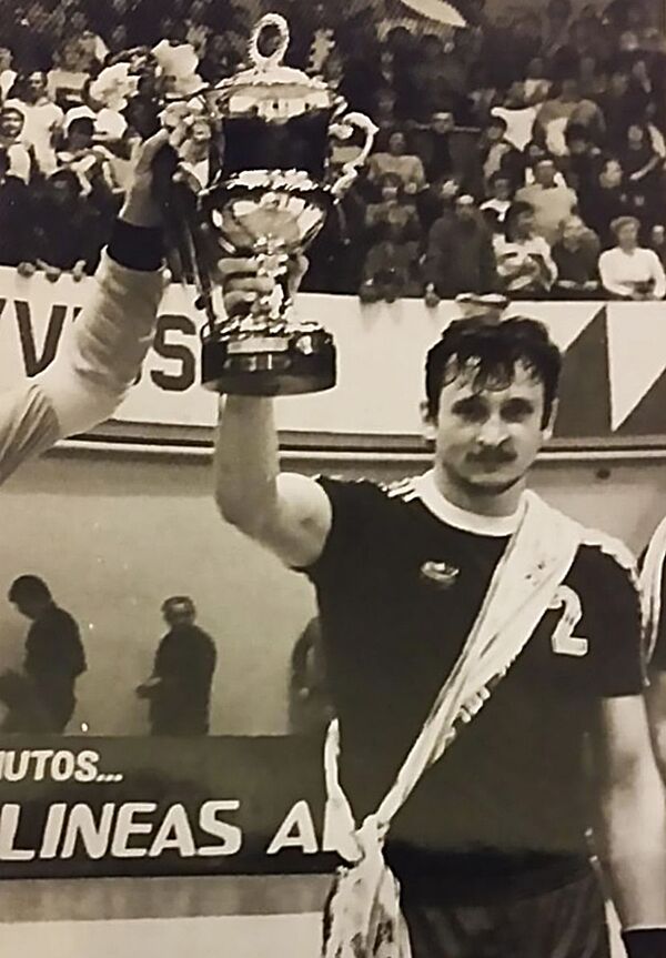 Вернись я в прошлое – ничего бы не менял: Валуцкас об игре за сборную СССР Вернись я в прошлое – ничего бы не менял: Валуцкас об игре за сборную СССР - Sputnik Литва