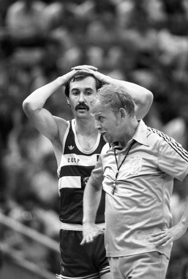 Золотой успех Мюнхена-72 не повторили. Как сыграл Йовайша за сборную на ОИ - Sputnik Литва