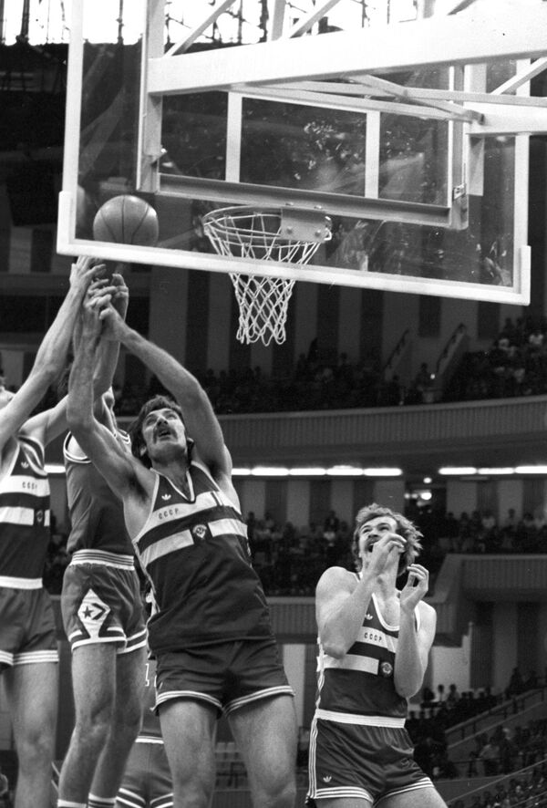 Золотой успех Мюнхена-72 не повторили. Как сыграл Йовайша за сборную на ОИ - Sputnik Литва