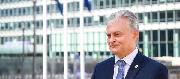 Президент Литвы Гитанас Науседа участвует в заседании саммита ЕС, 19 июля 2020 года - Sputnik Литва