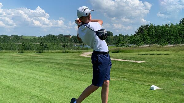 Чемпионат Литвы по гольфу выиграл 13-летний Мацкелис - Sputnik Литва
