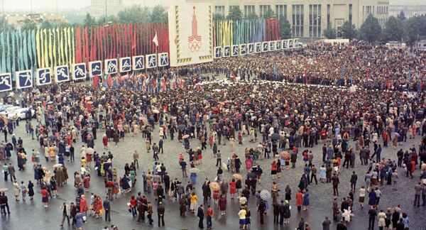 Нет лишнего билетика? Как заполнялись трибуны московской Олимпиады - Sputnik Литва