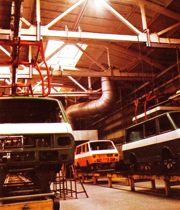 РАФ и кинопередвижка: как ОИ-80 подняли уровень советского автопрома РАФ и кинопередвижка: как ОИ-80 подняли уровень советского автопрома - Sputnik Литва