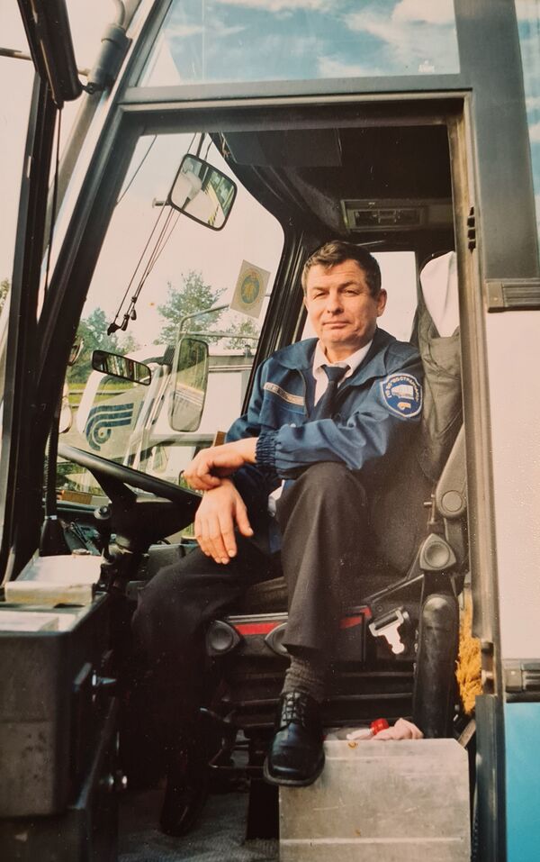 Руль держать красиво, подарков не брать: как работали водители Олимпиады-80 - Sputnik Литва