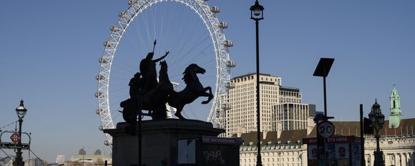 Скульптурная композиция на Вестминстерском мосту в Лондоне, архивное фото - Sputnik Литва