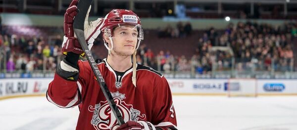 Литовский хоккеист Нериюс Алишаускас в составе Рижского Динамо Литовский хоккеист Нериюс Алишаускас в составе Рижского Динамо - Sputnik Литва