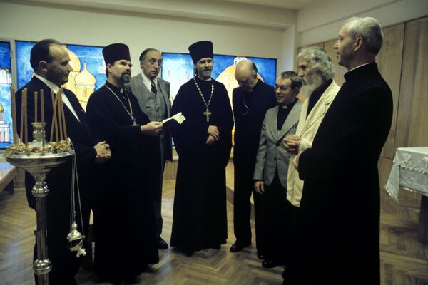 С Божьей помощью: как священнослужители работали на Олимпиаде-80 С Божьей помощью: как священнослужители работали на Олимпиаде-80 - Sputnik Литва