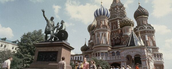 Храм Василия Блаженного на Красной площади во время XXII Олимпийских Игр - Sputnik Литва