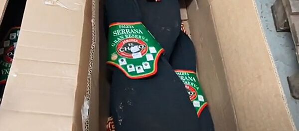 В Вильнюсе раскрыли точку нелегальной торговли В Вильнюсе раскрыли точку нелегальной торговли - Sputnik Литва