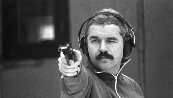 Чемпион Европы 1981 года и чемпион мира 1982 года по пулевой стрельбе литовец Владас Турла - Sputnik Литва