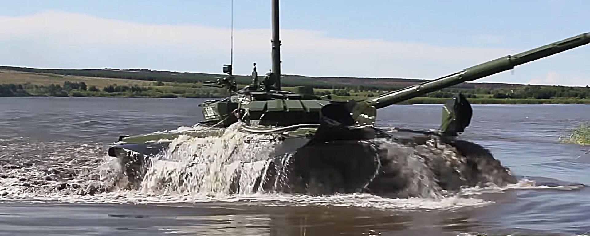 Подводное вождение танков в Оренбургской области - Sputnik Lietuva, 1920, 30.07.2020