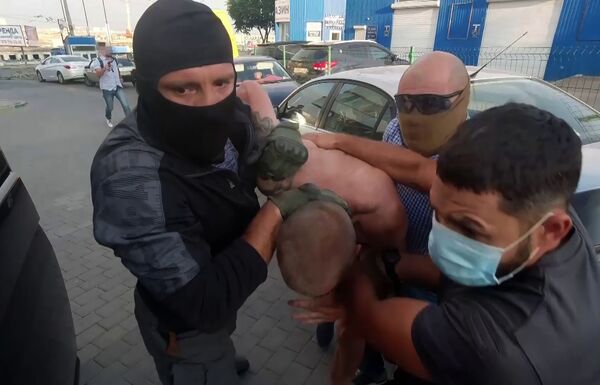 Sevastopolyje sulaikytas įtariamas išdavyste Ukrainos naudai Rusijos kariškis — video Sevastopolyje sulaikytas įtariamas išdavyste Ukrainos naudai Rusijos kariškis — video - Sputnik Lietuva
