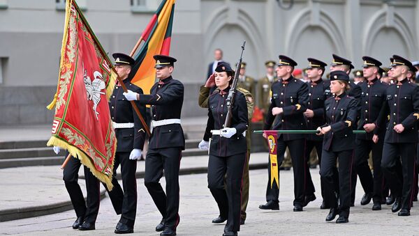 Присвоение воинской степени абитуриентам воинского училища в Вильнюсе - Sputnik Литва