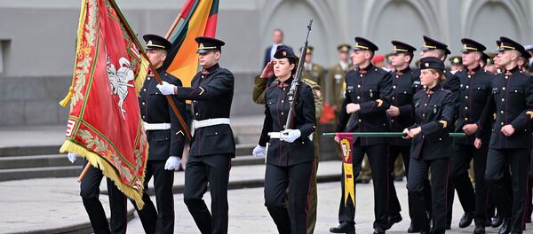 Присвоение воинской степени абитуриентам воинского училища в Вильнюсе - Sputnik Литва