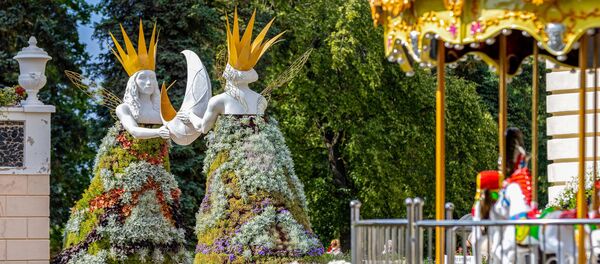 Gėlių festivalis Pakruojo dvare Gėlių festivalis Pakruojo dvare - Sputnik Lietuva