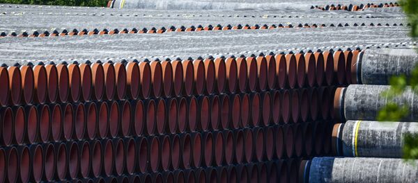 Трубы в немецком порту Мукран на острове Рюген - логистическом центре Северного потока-2 Трубы в немецком порту Мукран на острове Рюген - логистическом центре Северного потока-2 - Sputnik Lietuva