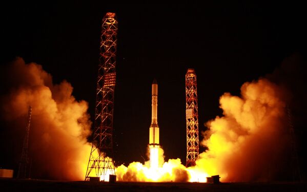 Запуск ракеты-носителя Протон-М с космодрома Байконур - Sputnik Lietuva