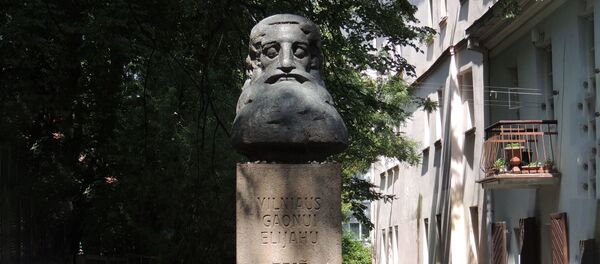 Памятник Виленскому Гаону в Вильнюсе - Sputnik Литва