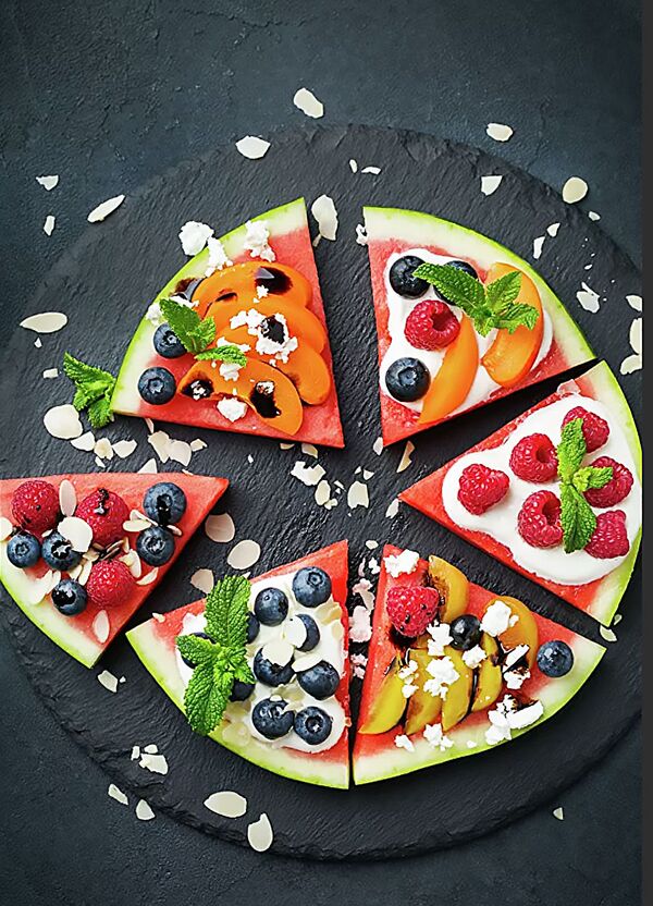 Арбузная пицца с ягодами и фруктами - Sputnik Lietuva