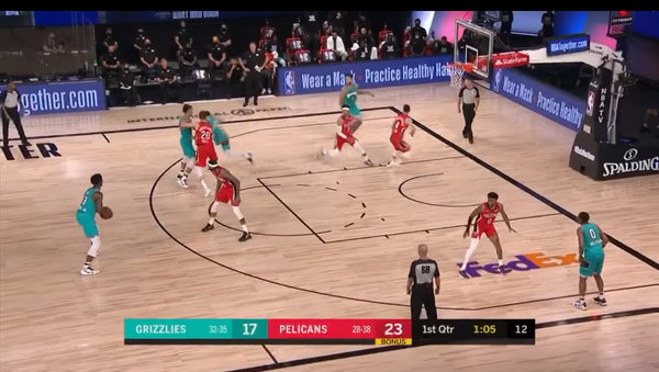 Мемфис Гриззлис играет против Нью Орлеан Пеликанс в матче чемпионата НБА-2019/2020 - Sputnik Литва