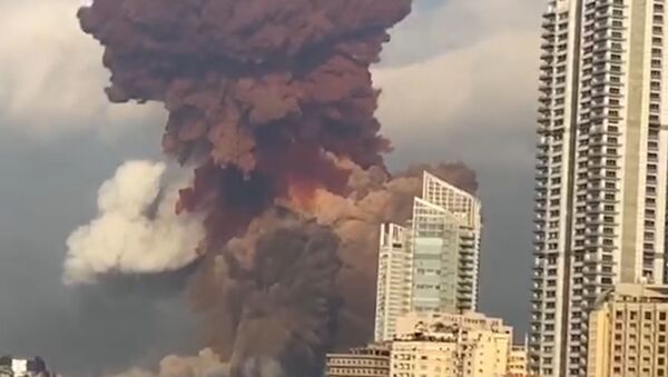 Кадры мощного взрыва в районе порта в Бейруте - Sputnik Литва