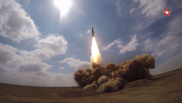 Nufilmuotas Iskander-M raketų paleidimas Rusijoje - Sputnik Lietuva