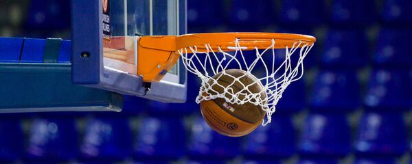 Баскетбольный мяч в кольце - Sputnik Литва