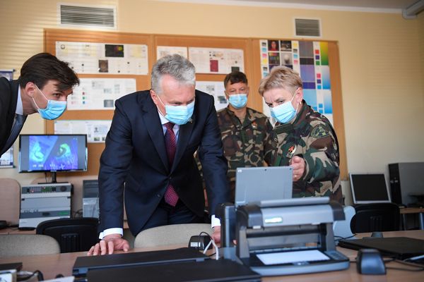 Президент Литвы ознакомился с работой погранслужбы - Sputnik Литва