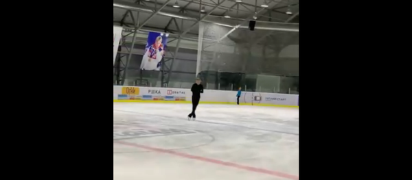 Фигуристка Жилина впервые исполнила каскад аксель в 3,5 оборота - тройной тулуп Фигуристка Жилина впервые исполнила каскад аксель в 3,5 оборота - тройной тулуп - Sputnik Литва