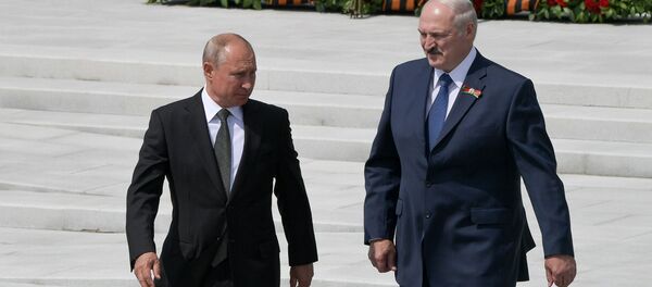 Президент РФ В. Путин и президент Белоруссии А. Лукашенко открыли Ржевский мемориал Советскому солдату - Sputnik Литва