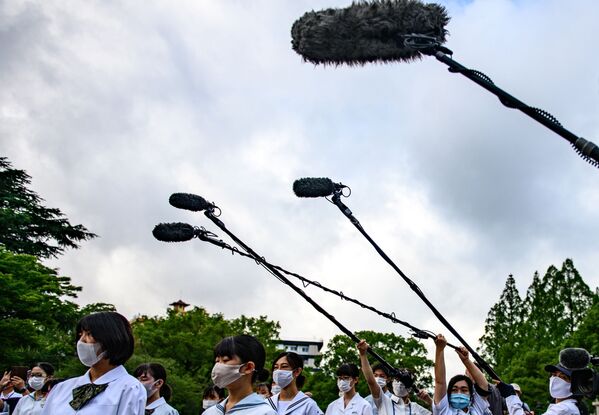 Школьники во время памятных мероприятий в Нагасаки - Sputnik Литва
