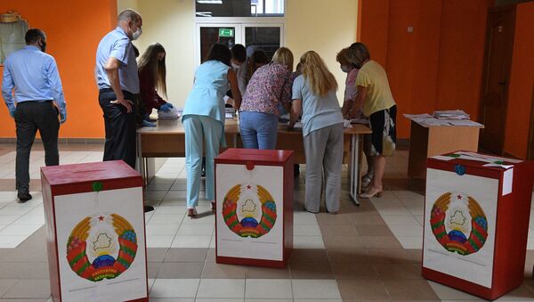 Подсчёт голосов на выборах президента Белоруссии - Sputnik Литва