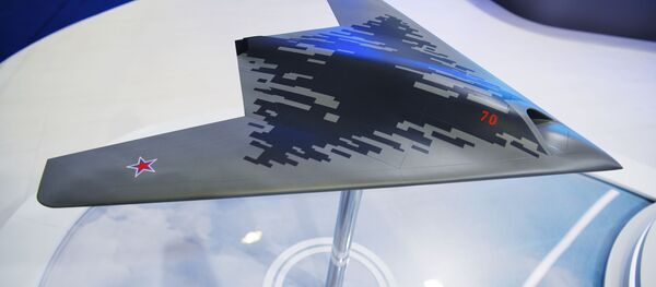 Макет беспилотного летательного аппарата S-70 Okhotnik - Sputnik Литва