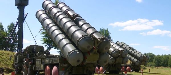 Калининград под куполом: расчеты С-400 ПВО Балтийского флота отразили авианалет условного противника Калининград под куполом: расчеты С-400 ПВО Балтийского флота отразили авианалет условного противника - Sputnik Литва
