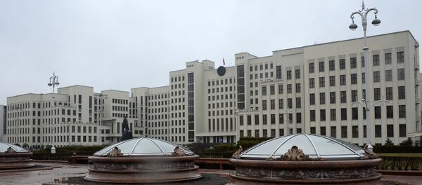 Дом правительства на площади Независимости в Минске - Sputnik Литва