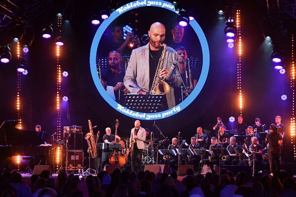 18-й сезон джаза в Коктебеле посетили около семи тысяч зрителей 18-й сезон джаза в Коктебеле посетили около семи тысяч зрителей - Sputnik Литва