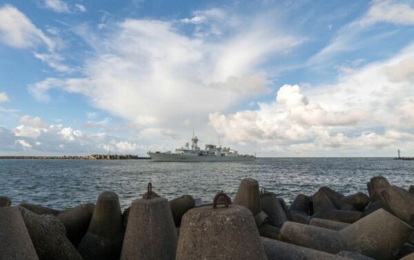 В Клайпедский порт прибыли корабли военно-морской группы НАТО - Sputnik Литва